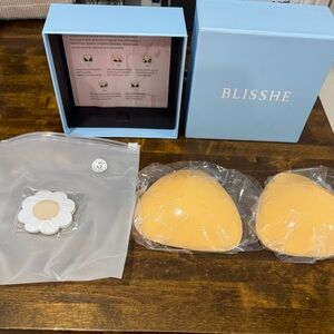Blisshe Silicone Strapless Adhesive Bra w Pasties Size S